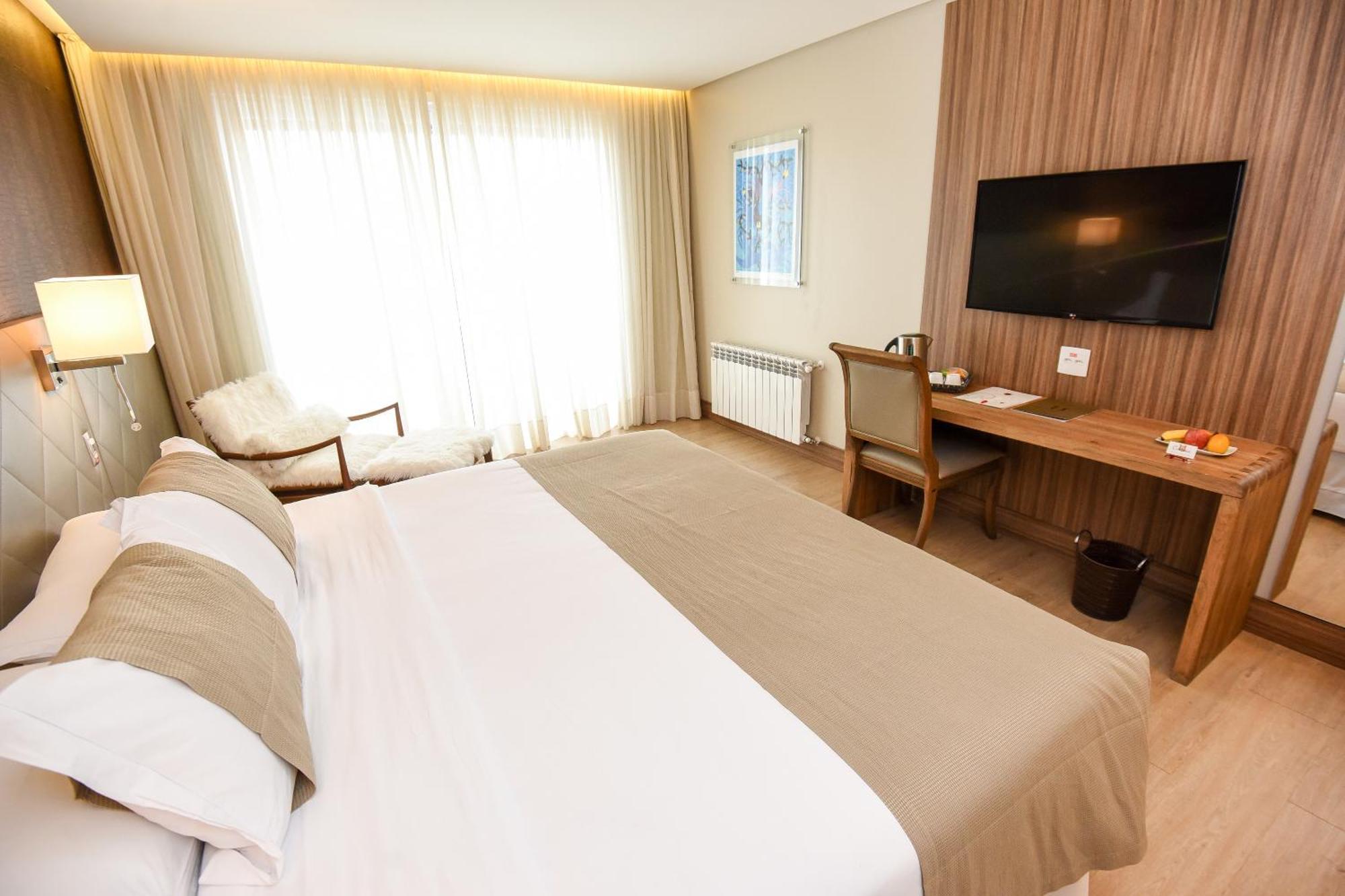 Luxury Suite with Balcony,1589517033:JPEG