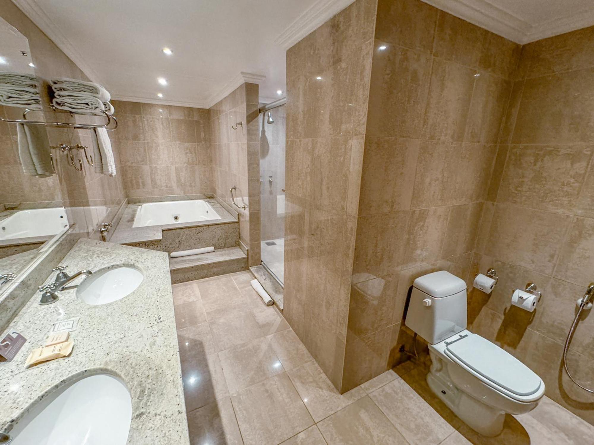 Executive Suite,1674707065:JPEG