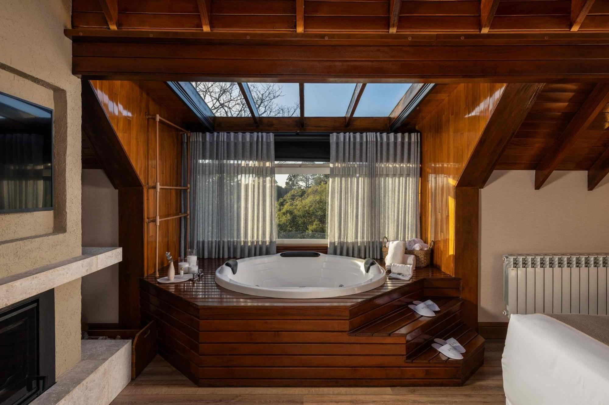 Superior King Suite