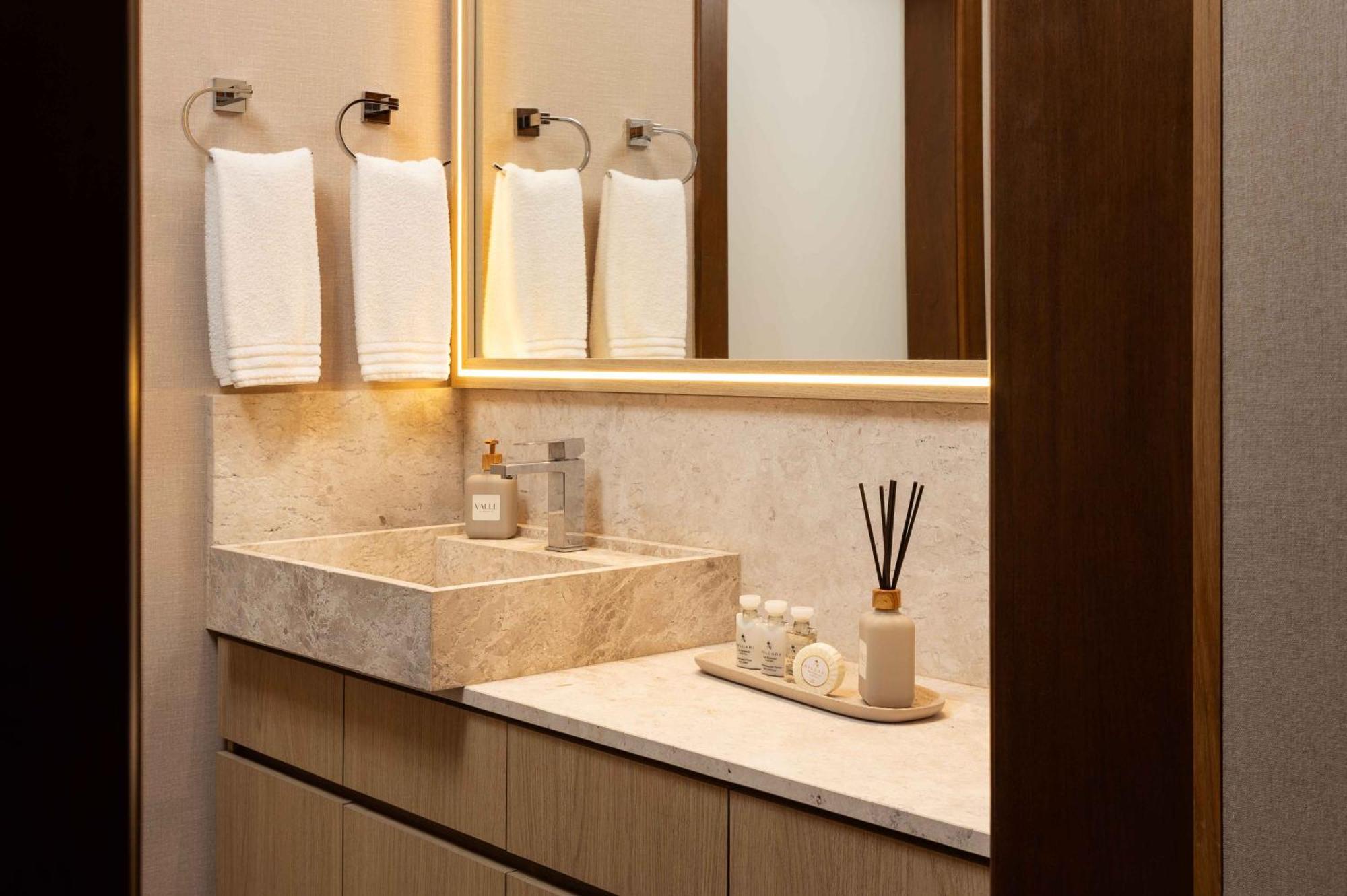 King Suite Spa Bath