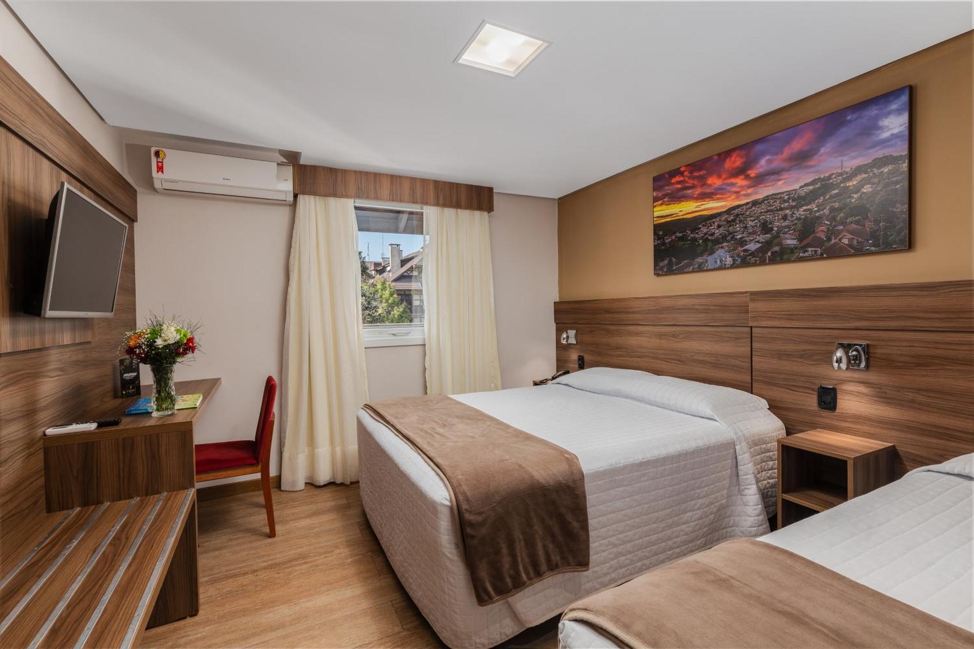 Luxury Triple Room,744436492:JPEG