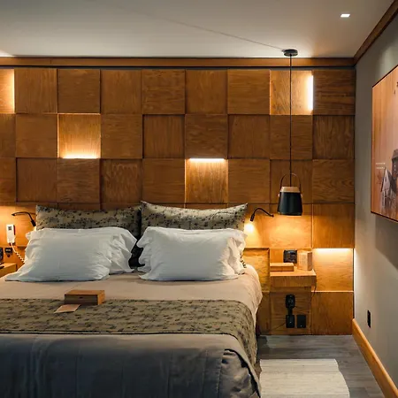 Wood Hotel-2